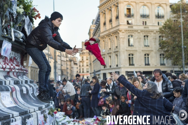 PLACE DE LA REPUBLIQUE_2 jours après des attentats terroristes au Bataclan, à Paris et à Saint-Denis
