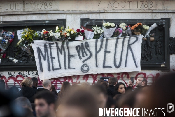 PLACE DE LA REPUBLIQUE_2 jours après des attentats terroristes au Bataclan, à Paris et à Saint-Denis
