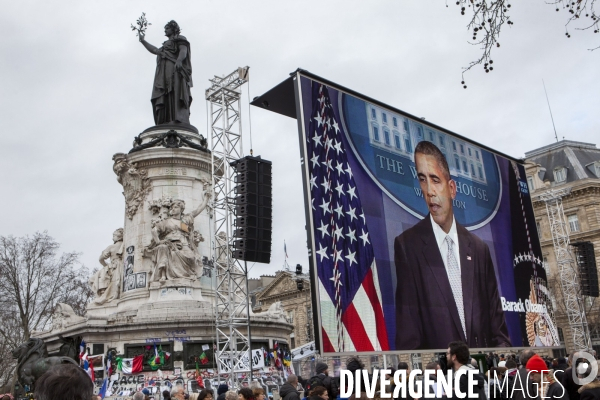 PLACE DE LA REPUBLIQUE_Hommage aux victimes du terrorismes de Charlie Hebdo et du Bataclan