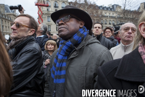 PLACE DE LA REPUBLIQUE_Hommage aux victimes du terrorismes de Charlie Hebdo et du Bataclan