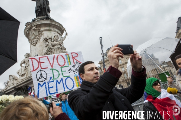 PLACE DE LA REPUBLIQUE_Hommage aux victimes du terrorismes de Charlie Hebdo et du Bataclan
