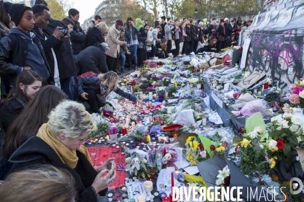 PLACE DE LA REPUBLIQUE_2 jours après des attentats terroristes au Bataclan, à Paris et à Saint-Denis