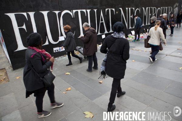 PLACE DE LA REPUBLIQUE_Une minute de silence au café la Belle Équipe