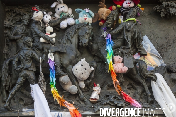 PLACE DE LA REPUBLIQUE_Attentats terroristes au Bataclan, à Paris et à Saint-Denis