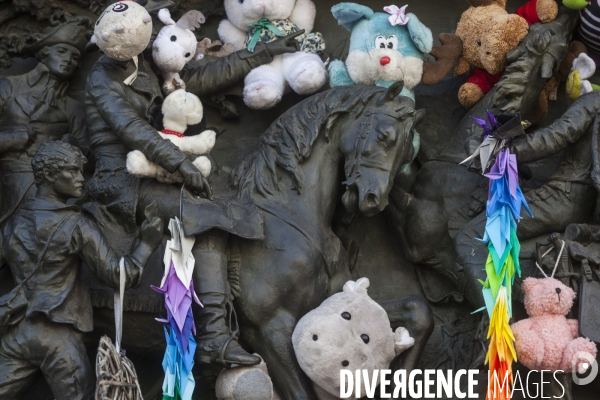 PLACE DE LA REPUBLIQUE_Attentats terroristes au Bataclan, à Paris et à Saint-Denis