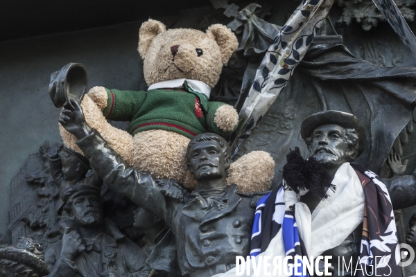 PLACE DE LA REPUBLIQUE_Attentats terroristes au Bataclan, à Paris et à Saint-Denis