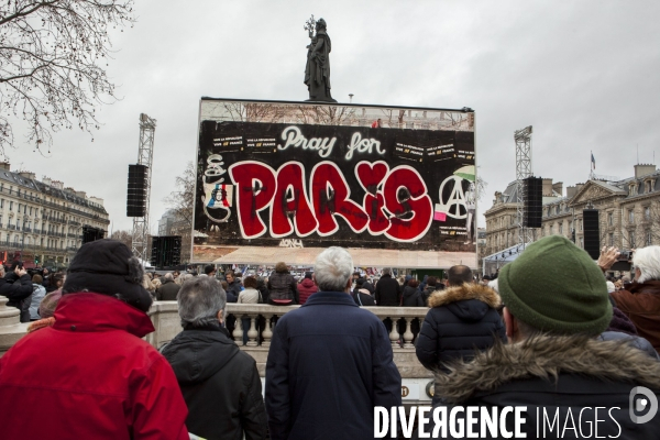 PLACE DE LA REPUBLIQUE_Hommage aux victimes du terrorismes de Charlie Hebdo et du Bataclan