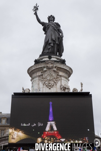 PLACE DE LA REPUBLIQUE_Hommage aux victimes du terrorismes de Charlie Hebdo et du Bataclan