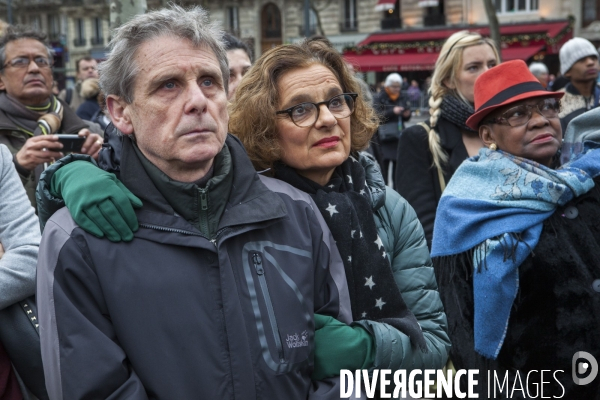 PLACE DE LA REPUBLIQUE_Hommage aux victimes du terrorismes de Charlie Hebdo et du Bataclan