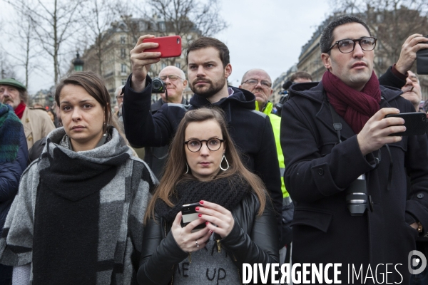PLACE DE LA REPUBLIQUE_Hommage aux victimes du terrorismes de Charlie Hebdo et du Bataclan