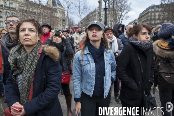 PLACE DE LA REPUBLIQUE_Hommage aux victimes du terrorismes de Charlie Hebdo et du Bataclan