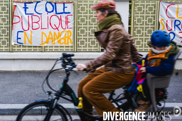 L école maternelle Charles Boutard à Tours (37) se mobilise contre une fermeture de classe.