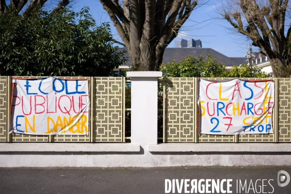 L école maternelle Charles Boutard à Tours (37) se mobilise contre une fermeture de classe.