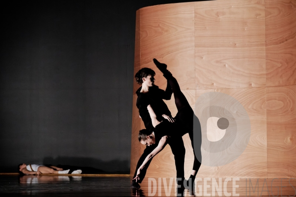 Enemy in the Figure / William Forsythe / Ballet de l Opéra national du Rhin