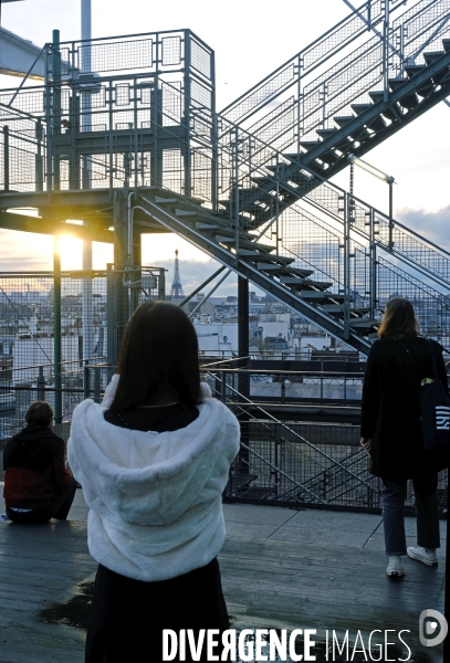 Le jour où le Musée national d art moderne, Beaubourg ,ferme sa collection permanente