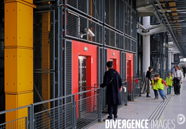 Le jour où le Musée national d art moderne, Beaubourg ,ferme sa collection permanente