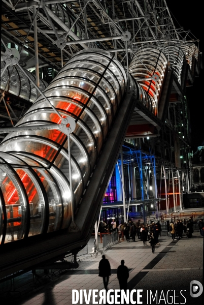 Le jour où le Musée national d art moderne, Beaubourg ,ferme sa collection permanente