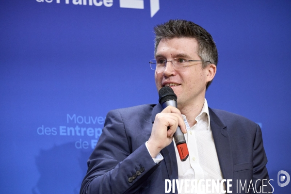 Le Quantique  au MEDEF