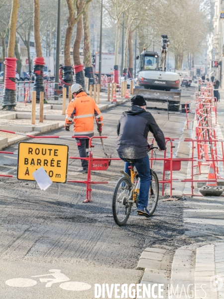 Aménagements de pistes cyclables dans le centre ville de Tours.