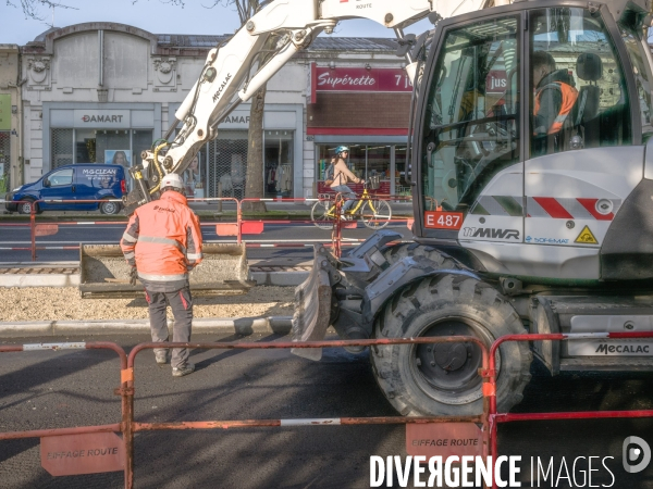 Aménagements de pistes cyclables dans le centre ville de Tours.
