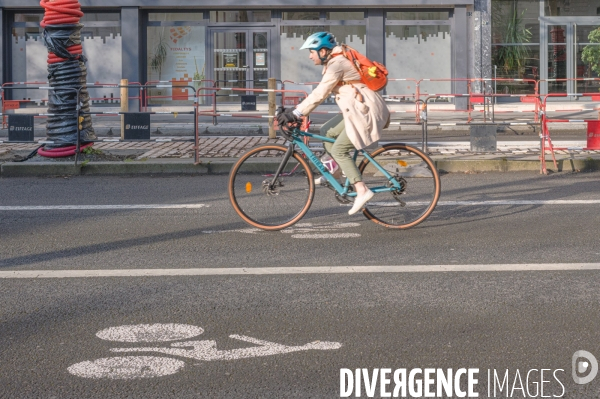 Aménagements de pistes cyclables dans le centre ville de Tours.