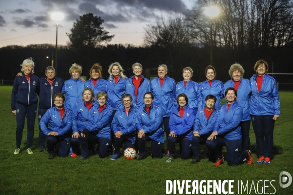 Les Reines du foot, une équipe féminine avec des personnes de plus de 50 ans