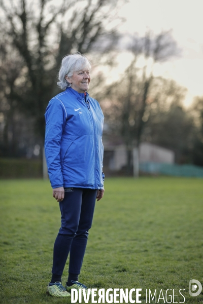 Les Reines du foot, une équipe féminine avec des personnes de plus de 50 ans