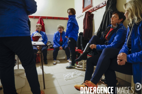Les Reines du foot, une équipe féminine avec des personnes de plus de 50 ans