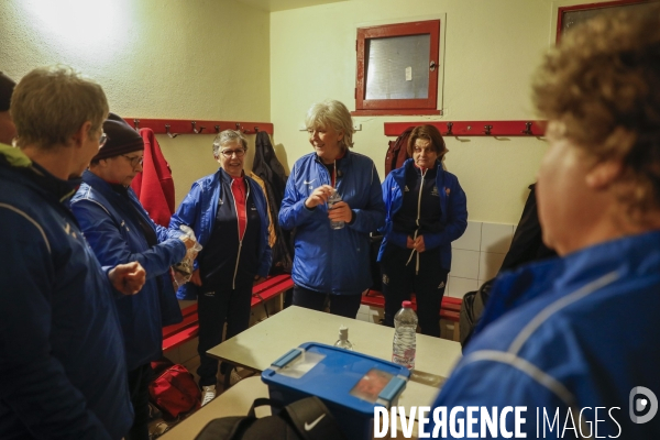 Les Reines du foot, une équipe féminine avec des personnes de plus de 50 ans