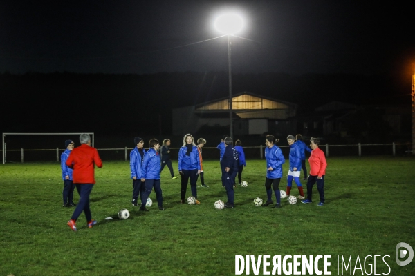 Les Reines du foot, une équipe féminine avec des personnes de plus de 50 ans