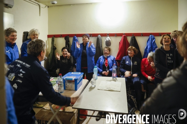 Les Reines du foot, une équipe féminine avec des personnes de plus de 50 ans