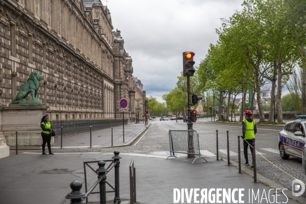 Mesureurs officiels pour le Marathon de Paris lors de JO 2024.