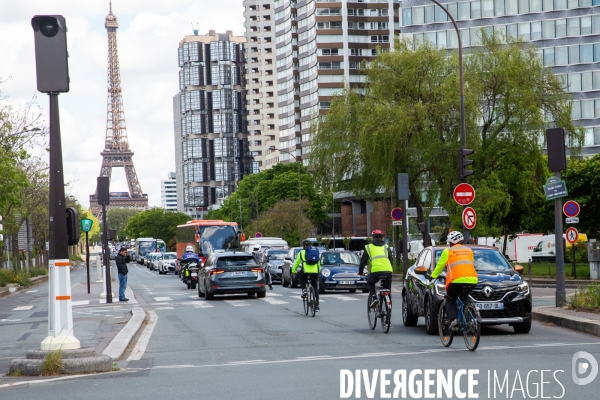 Mesureurs officiels pour le Marathon de Paris lors de JO 2024.