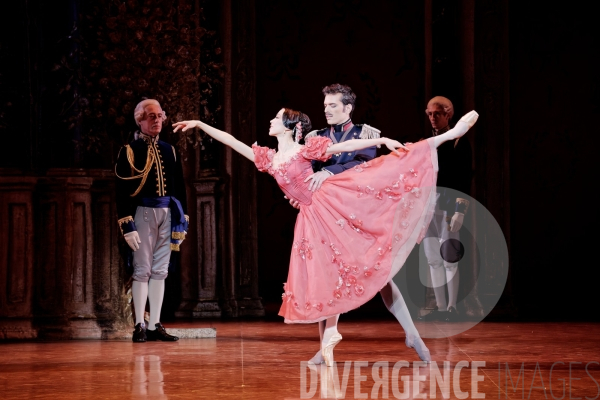 Onéguine /  John Cranko  / Ballet de l Opéra national de Paris