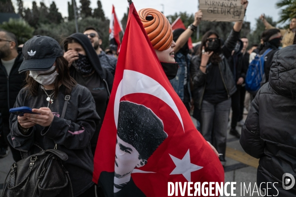 Istanbul : Manifestations d étudiants après l arresation du maire.