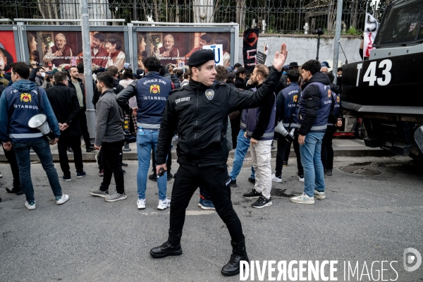 Istanbul : Manifestations d étudiants après l arresation du maire.