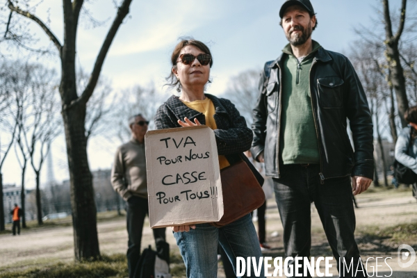 Manifestation d auto-entrepreneurs contre l abaissement du seuil d exonération