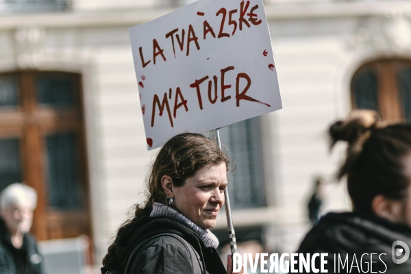 Manifestation d auto-entrepreneurs contre l abaissement du seuil d exonération