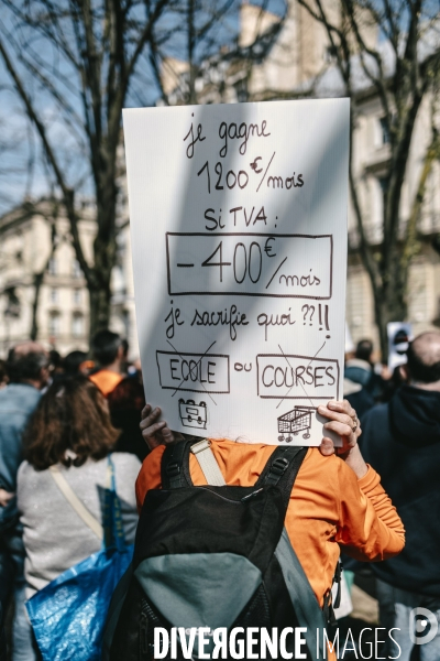 Manifestation d auto-entrepreneurs contre l abaissement du seuil d exonération