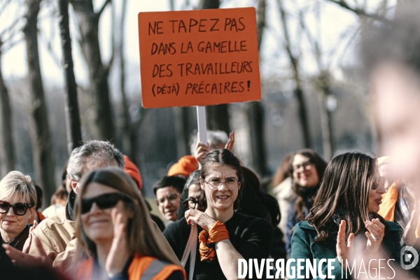Manifestation d auto-entrepreneurs contre l abaissement du seuil d exonération