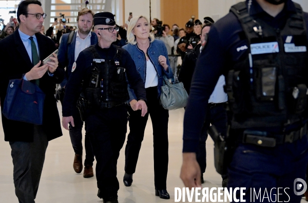 Procès du RN: Marine Le Pen condamnée à 4 ans de prison, dont deux ferme, et 5 ans d inéligibilité avec exécution immédiate