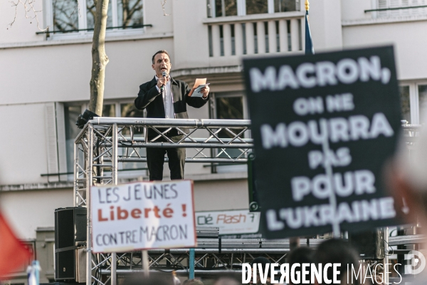 Manifestation contre la guerre en Ukraine organisee par Florian Philippot et les Patriotes
