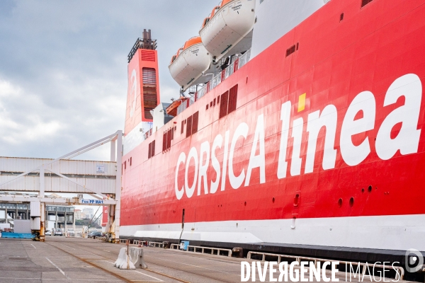 A bord du Vizzanova en maintenance