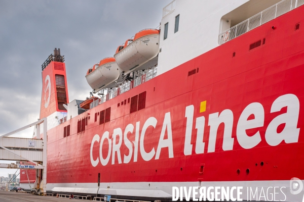 A bord du Vizzanova en maintenance