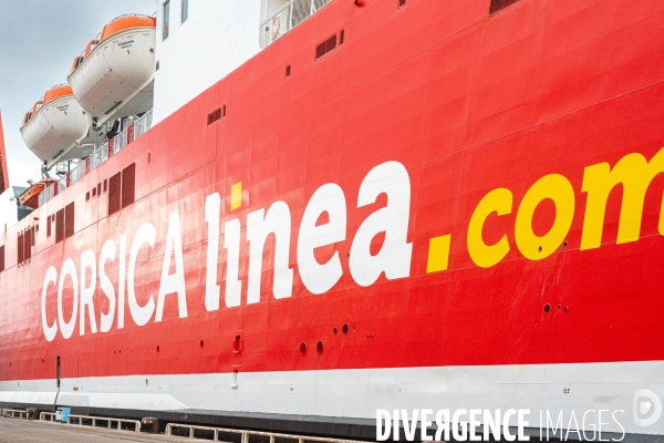 A bord du Vizzanova en maintenance