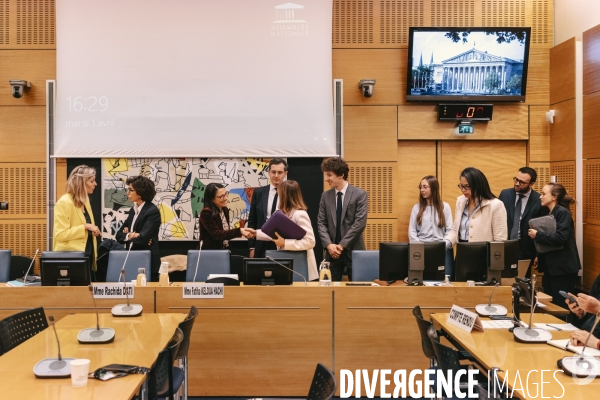 Commission des Affaires culturelles sur l examen de la loi sur l audiovisuel public