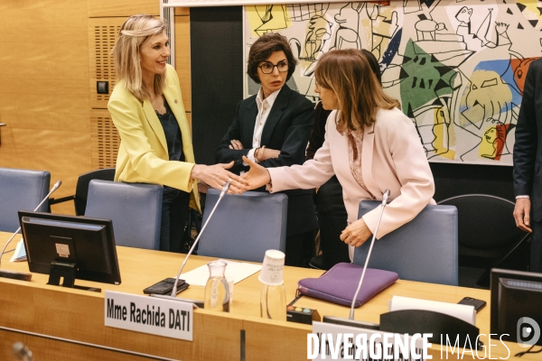 Commission des Affaires culturelles sur l examen de la loi sur l audiovisuel public