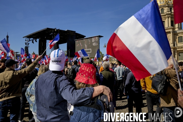 Rassemblement national à Paris pour soutenir Marine Le Pen