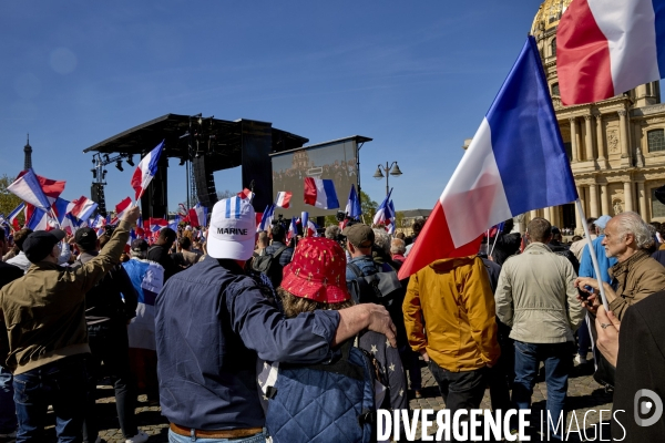 Rassemblement national à Paris pour soutenir Marine Le Pen