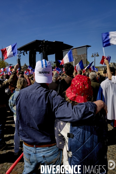 Rassemblement national à Paris pour soutenir Marine Le Pen